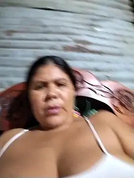 hotmom33 online show from 11.29.25