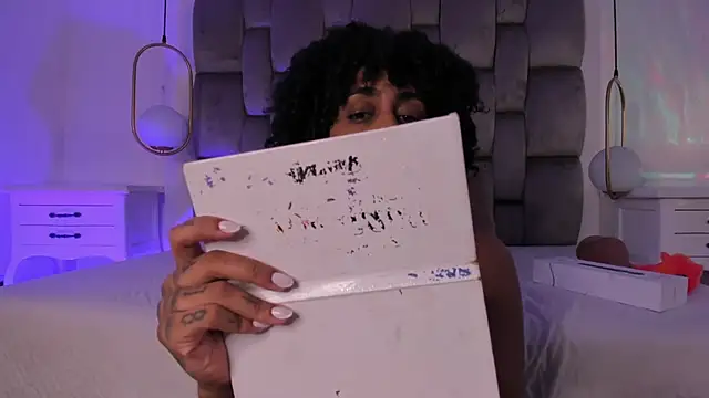Snapshot of OnlyGia chatting on 04.29.26 OnlyGia online show from 04.29.26