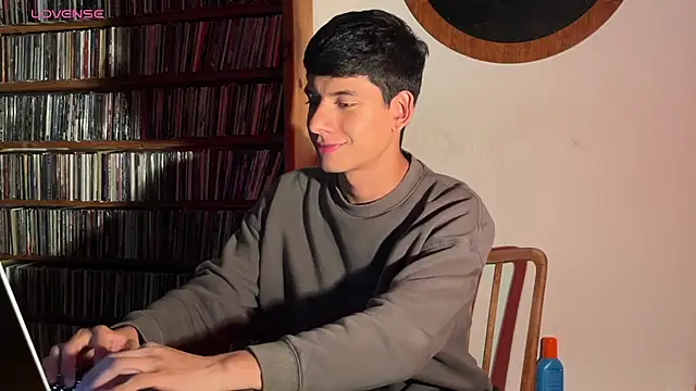 Snapshot of jim_dj chatting on 10.16.25 jim dj online show from 10.16.25