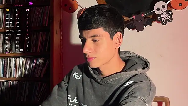 Snapshot of jim_dj chatting on 10.19.25 jim dj online show from 10.19.25