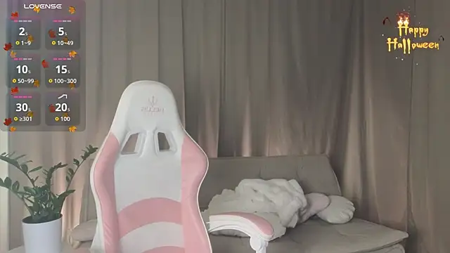 Snapshot of AlexsisFaee chatting on 10.26.25 AlexsisFaee online show from 10.26.25