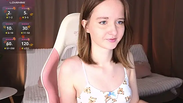 Snapshot of AlexsisFaee chatting on 11.24.25 AlexsisFaee online show from 11.24.25