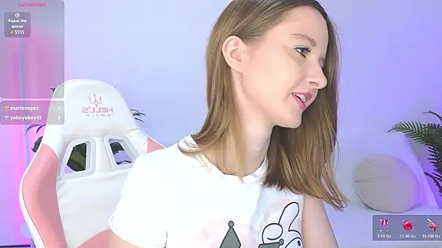 Snapshot of AlexsisFaee chatting on 02.01.26 AlexsisFaee online show from 02.01.26