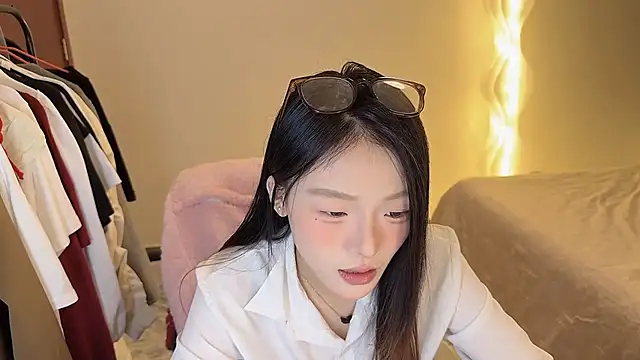 Robin-o3 online show from 11.14.25