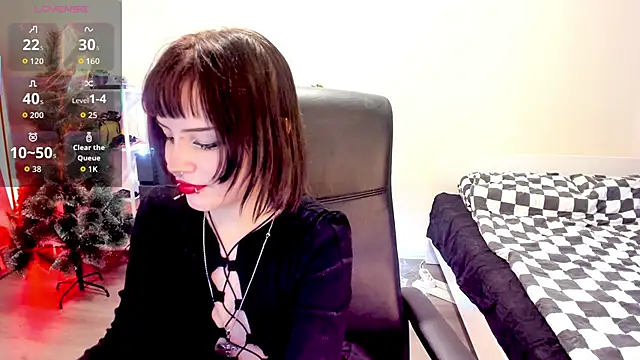 LiyaLuna online show from 12.15.25