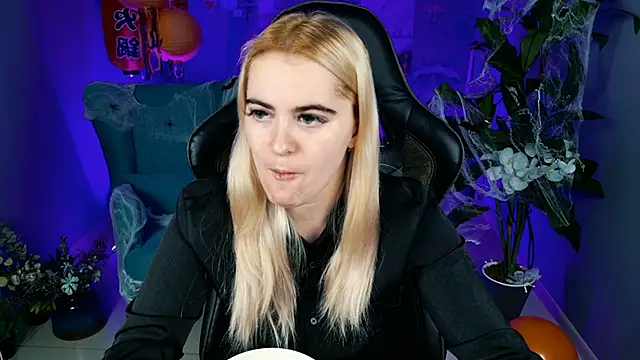 Stef Nicks online show from 10.26.25