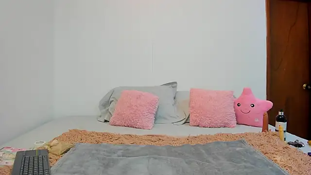 MiiaLane online show from 09.20.25