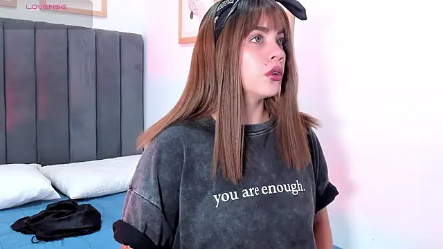 Snapshot of SuccubusDolly chatting on 10.02.25 SuccubusDolly online show from 10.02.25