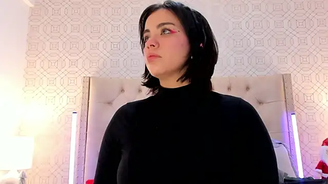 Snapshot of SuccubusDolly chatting on 12.05.25 SuccubusDolly online show from 12.05.25