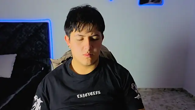 Snapshot of Ryan_Doretti chatting on 11.20.25 Ryan Doretti online show from 11.20.25