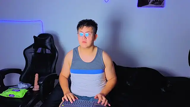 Snapshot of Ryan_Doretti chatting on 11.28.25 Ryan Doretti online show from 11.28.25