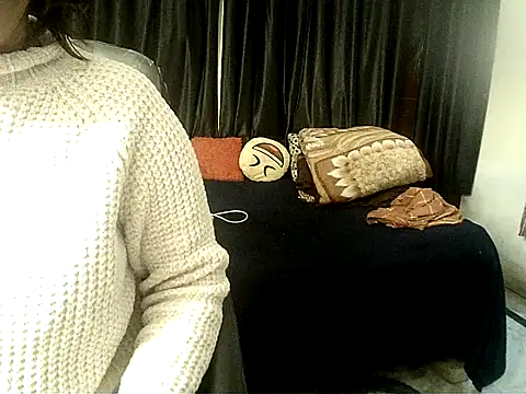 Anaconda-Mall online show from 12.17.25