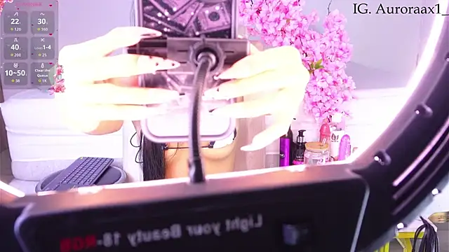 Snapshot of Auroraa_x1 chatting on 11.08.25 Auroraa x1 online show from 11.08.25