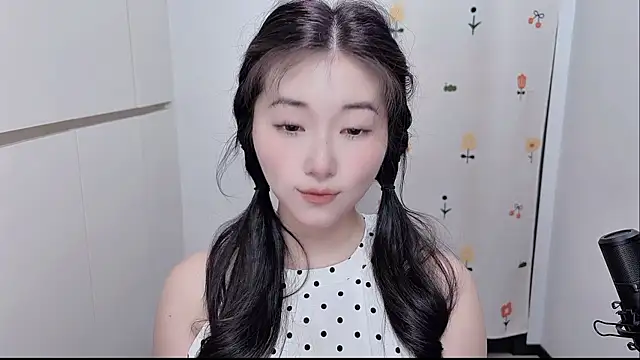 Snapshot of Rosalind_xixi chatting on 06.07.26 Rosalind xixi online show from 06.07.26