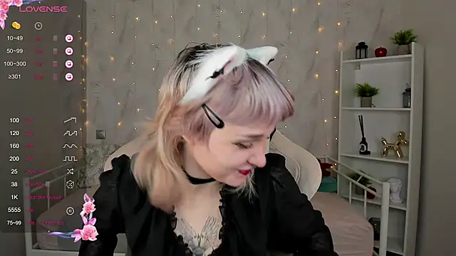 Tori Cutie online show from 10.16.25