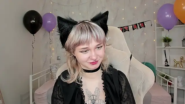 Tori Cutie online show from 10.23.25