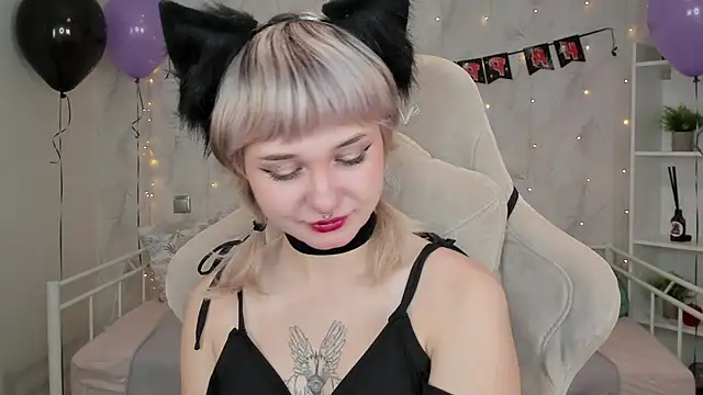 Tori Cutie online show from 10.23.25