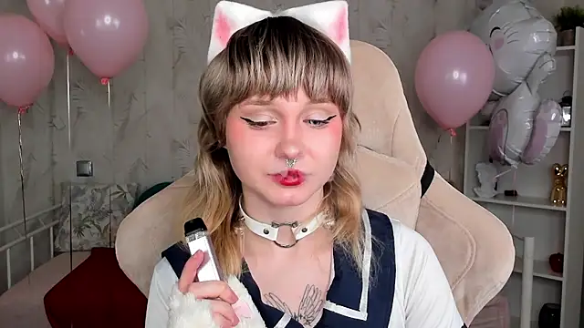 Tori Cutie online show from 04.02.26