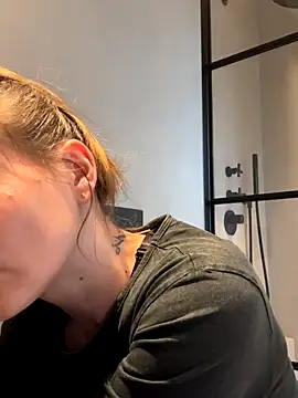 IsabellaEtha online show from 11.06.25