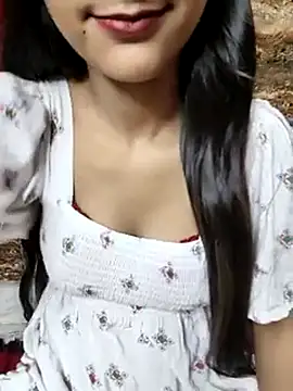Snapshot of Indian-Aleena chatting on 10.07.25 Indian-Aleena online show from 10.07.25