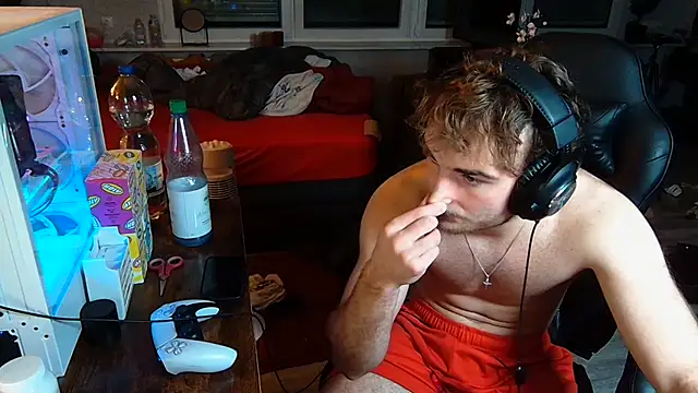 Snapshot of Rudi2007Eye chatting on 09.28.25 Rudi2007Eye online show from 09.28.25