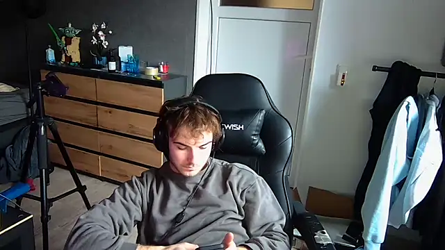 Snapshot of Rudi2007Eye chatting on 02.11.26 Rudi2007Eye online show from 02.11.26