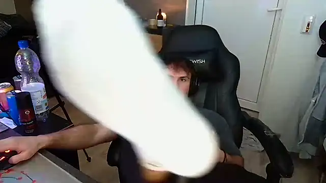 Snapshot of Rudi2007Eye chatting on 03.02.26 Rudi2007Eye online show from 03.02.26