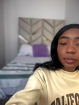 AlanaDoll online show from 11.25.25