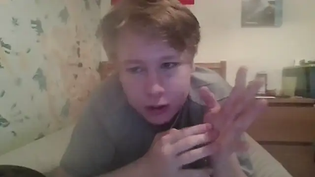 Snapshot of TomasCramp chatting on 04.19.26 TomasCramp online show from 04.19.26