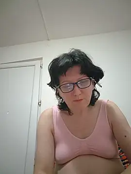 Vera Elle online show from 04.05.26