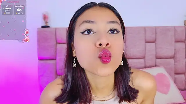 ScarlettLuxe online show from 11.25.25