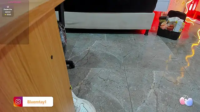 BLUE TAY1 online show from 10.18.25