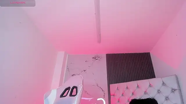 Snapshot of chloesagee chatting on 01.06.26 chloesagee online show from 01.06.26