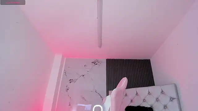 Snapshot of chloesagee chatting on 02.04.26 chloesagee online show from 02.04.26