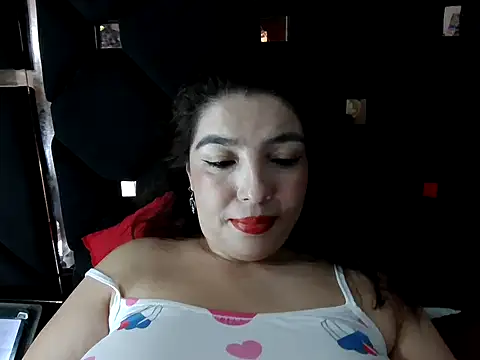 Snapshot of vegacristal88 chatting on 11.05.25 vegacristal88 online show from 11.05.25