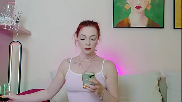 Snapshot of New_Kessie chatting on 11.14.25 New Kessie online show from 11.14.25