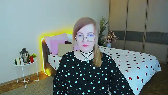 YourUniverser online show from 04.02.26