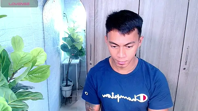 PinooyMilker online show from 04.07.26