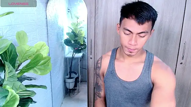 PinooyMilker online show from 04.12.26