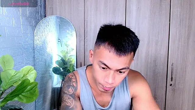 PinooyMilker online show from 04.15.26