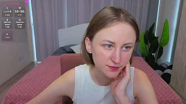 LuluChiiii online show from 12.01.25