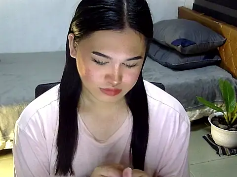 Snapshot of Annierose_ts chatting on 09.19.25 Annierose ts online show from 09.19.25