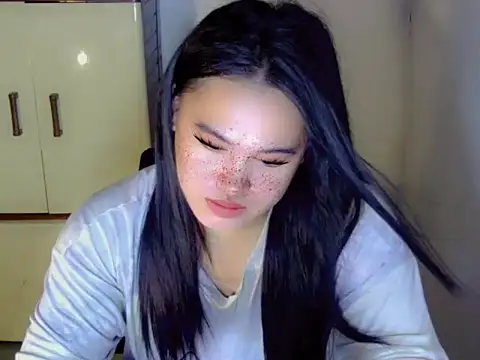 Snapshot of Annierose_ts chatting on 12.15.25 Annierose ts online show from 12.15.25