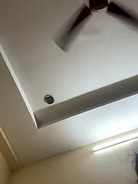 Snapshot of linishal chatting on 10.23.25 linishal online show from 10.23.25