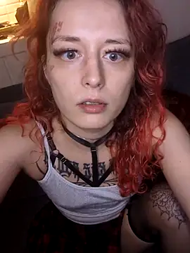 Snapshot of marijacucu chatting on 10.18.25 marijacucu online show from 10.18.25