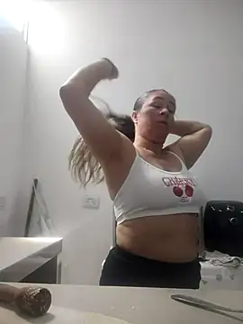 Nala1986 online show from 10.19.25