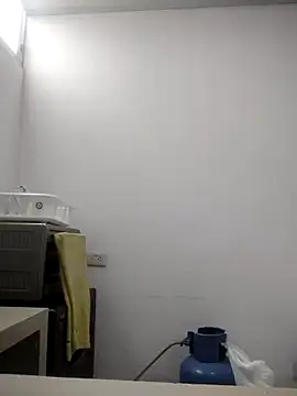 Nala1986 online show from 11.28.25