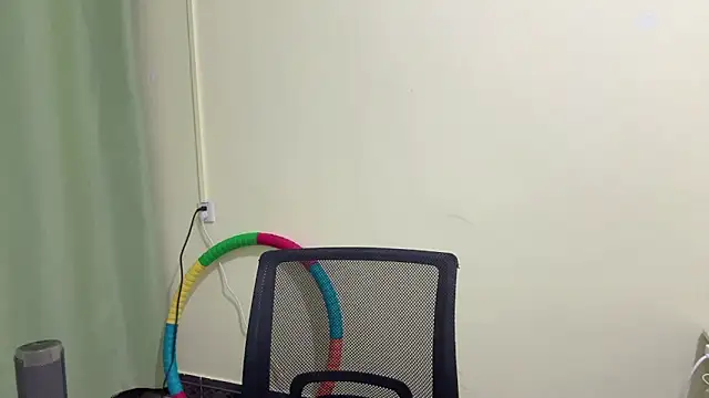 Nicole-13 online show from 12.18.25