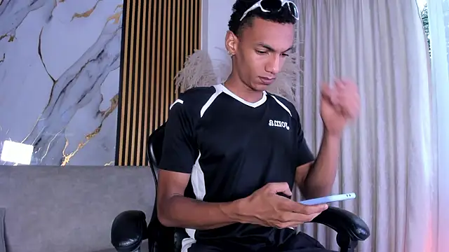 Snapshot of JulienSaint chatting on 07.15.26 JulienSaint online show from 07.15.26