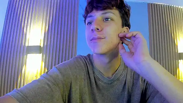 Snapshot of IM_DAREN chatting on 10.04.25 IM DAREN online show from 10.04.25